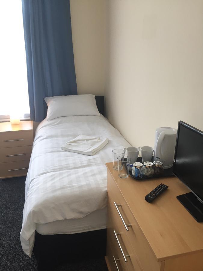 Southend Central Hotel - Close To Beach, City Centre, Train Station & Southend Airport Bagian luar foto