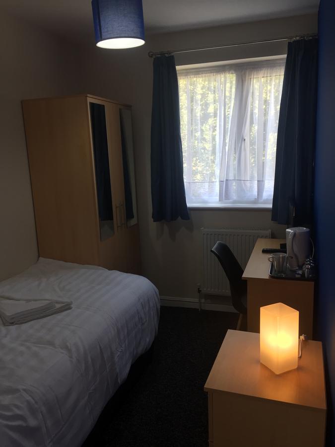 Southend Central Hotel - Close To Beach, City Centre, Train Station & Southend Airport Bagian luar foto